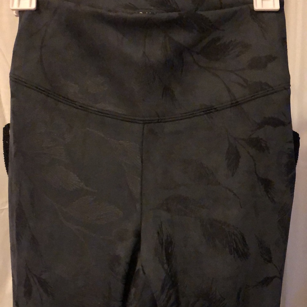White House Black Market Runway leggings